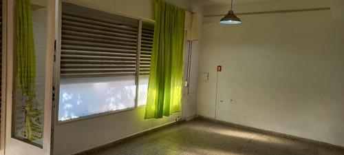 Imagen 3 de 9 de Alquilo!!! Local Comercial- Sobre Maestro Vidal-los Naranjos
