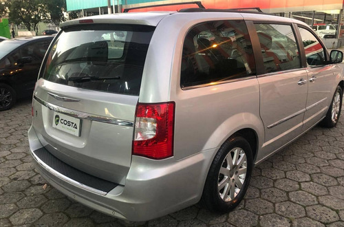 Imagem 5 de 15 de Chrysler Town & Country Touring 3.6 V6