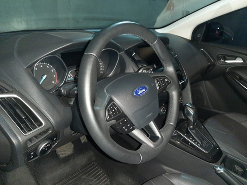 Ford Focus Iii 2.0 Titanium At6 - Transferencia Incluida