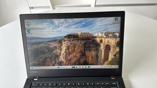 Lenovot470 Icore I5 16 Gb De Ram, 512ssd, Teclado Usa,usada Negro (Usado)