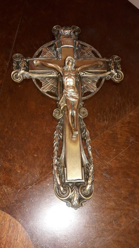 Imagen 1 de 1 de Crucifijo De Bronce