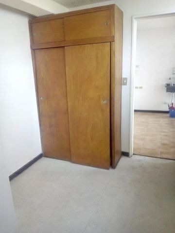 Imagen 19 de 22 de Venta De Hermoso Apartamento En Cumbres De Curumo / Ofc 21-14007