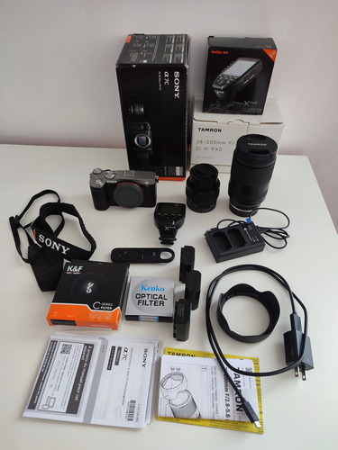 Sony-kit Alpha A7c, Full Frame + Lente 28-60mm + Accesorios
