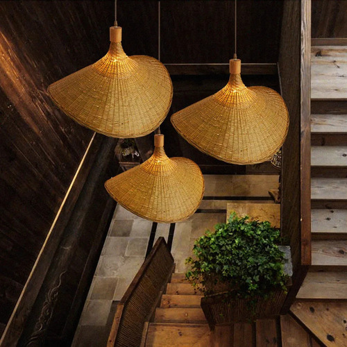 // Lâmpada De Teto Em Forma De Chapéu De Bambu De 30 Cm