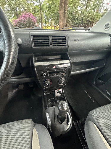 Volkswagen Crossfox 1.6 MI FLEX 8V 4P MANUAL