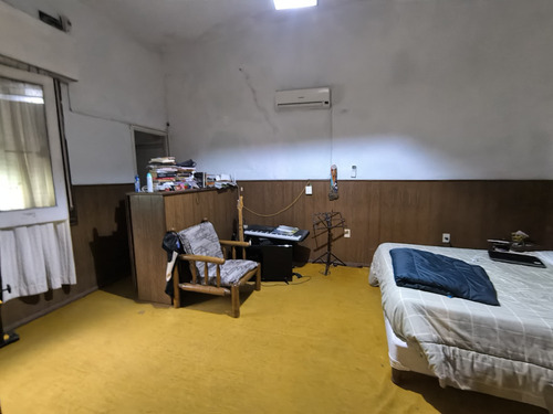 Inmobiliaria Rias Altas Vende Gran Propiedad De Estilo Sobre Avenida