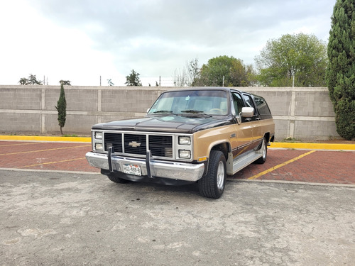 Chevrolet Suburban Suburban De Lujo