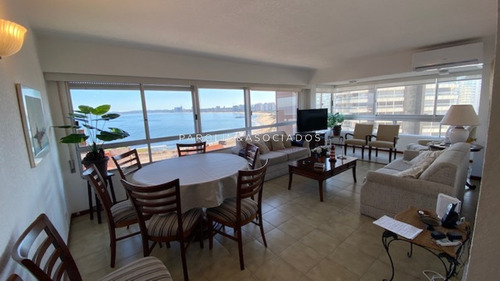 Apartamento Con Excelente Vista A Playa Mansa Y Brava - Consulte !!!!!!- Ref: 1698