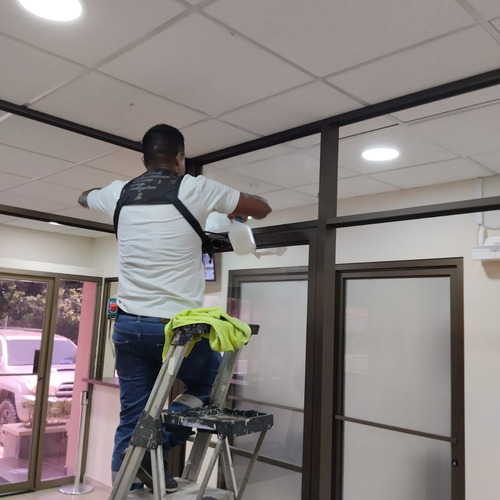Servicios De Instalación De Papel Ahumado, Viniles, Esmerila