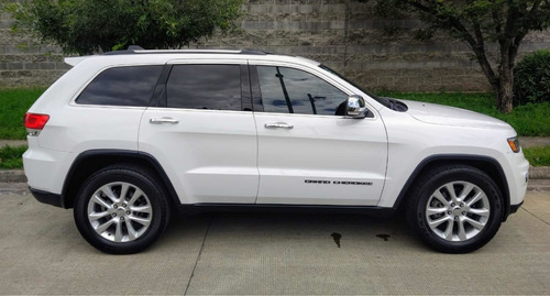 Imagen 2 de 15 de Jeep Grand Cherokee 2017 5.7 Limited Lujo 4x4 At