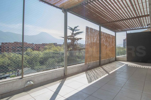 Penthouse Con Oficina En Sector Independiente