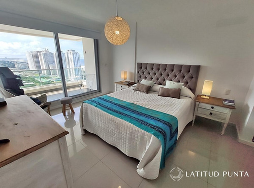 Piso Alto En Brava- Ref: 1188