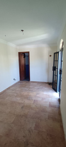 Casa De Esquina En La Castellana En Venta