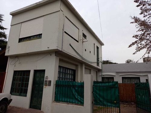 Imagen 1 de 8 de Casa Ph Frente 3 Amb C/cochera - Hurlingham (v. Alemania)