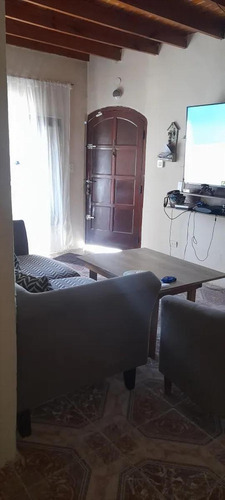 Casa En Venta - 4 Dormitorios 2 Baños - Rafael Calzada