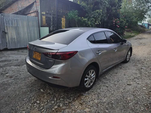 Mazda 3 2.0 Touring