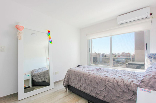 Venta Departamento 4 Ambientes En Moron Sur Con 3 Cocheras