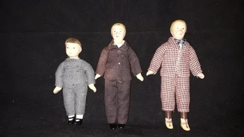 Madame alexander hotsell mini dolls