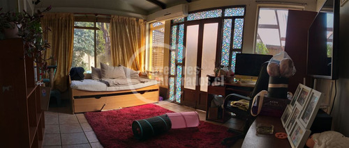 Casa Pedro Valdivia / Rodrigo Araya, 5 Dorm. 2 Baños, 2 Esta