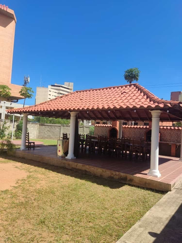 Imagen 9 de 19 de Apto Remodelado En Urb Playa Grande