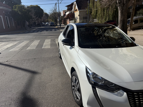 Peugeot 208 Allure manual