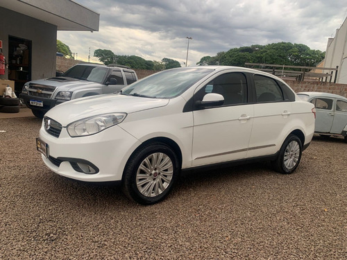 Imagem 2 de 12 de Fiat - Grand Siena Essence 1.6 16v