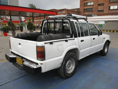 Mazda B2000 2.0