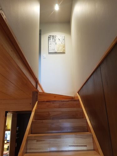 Imagen 9 de 15 de San Martin De Los Andes. Hermoso Departamento Dúplex De 3 Ambientes, 2 Dormitorios Y 2 Baños Para 4 Personas (como Máximo), Ubicado En El Centro De La Ciudad, Con Parrilla Y Laundry De Uso Común.