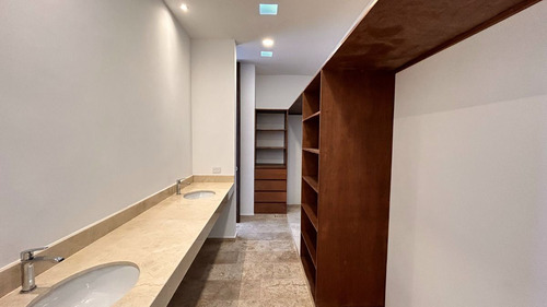 Venta De Casa Con Alberca En Temozón Norte. Mérida