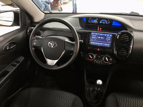 Imagem 8 de 11 de Toyota Etios 2018 1.5 16v X 4p