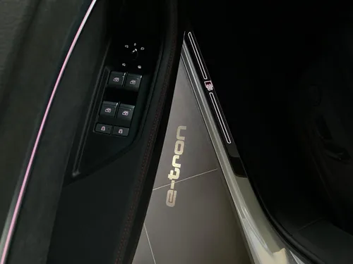 Audi Q8 Sportback E-Tron 0.0 55 E-Tron S-Line Quattro