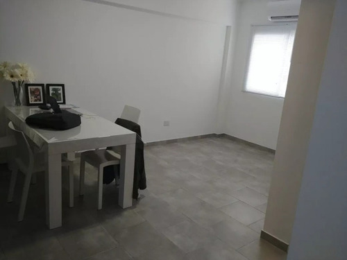Imagen 2 de 5 de Permuta - Departamento De 2 Ambientes En Venta - Ramos Mejia