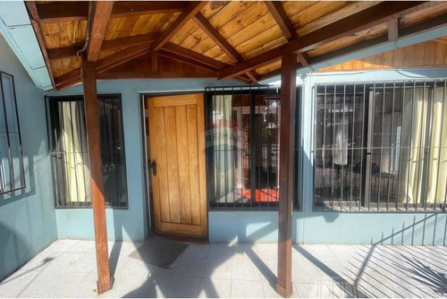 Vive A Solo 2 Cuadras Del Centro De San Vicente.