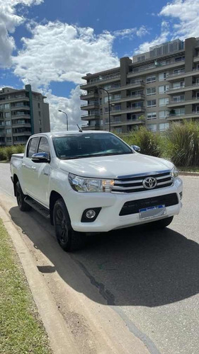 Toyota Hilux 2.8 Cd Srv 177cv 4x4 At 2016