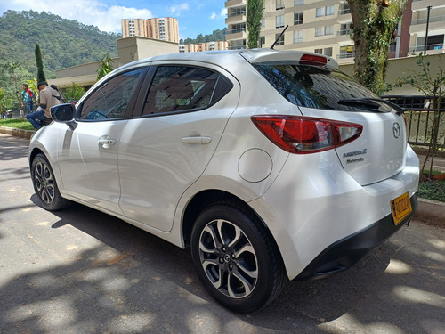 Mazda 2 1.5 gran turing mecanico