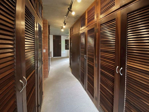 Inpla - Terrea C/ Arq Comtemporânea - 5 Dorms (2 Sts + 2 Sts Americanas) - 1689