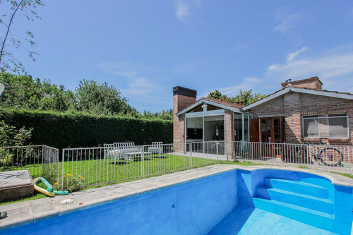 Venta De Casa 5 Ambientes En Banco Provincia - Zona Golf, Moreno