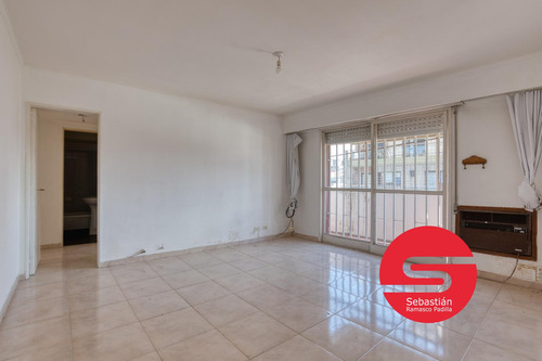 Departamento Venta Centro Dos Dormitorios Balcón
