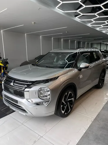 Mitsubishi Outlander 2025