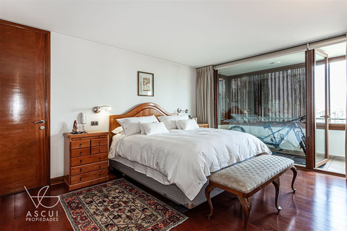 Departamento En Venta De 3 Dorm. Más Servicios En Las Condes