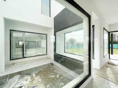 Imagen 8 de 28 de Casa En Venta En El Canton Barrio Norte A Estrenar Lote Interno Con Vista A Laguna!