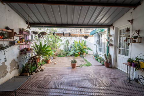 Se Vende Casa Interna Muy Grande En Barrio Roma