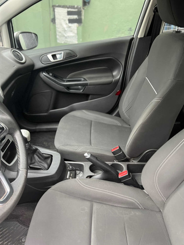 Imagen 16 de 22 de Ford Fiesta Kinetic Design 2015 1.6 Se 120cv