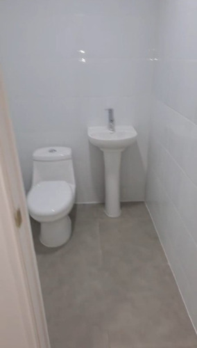 Local Comercial En Streep Center Vitacura/esq.padre Hurtado