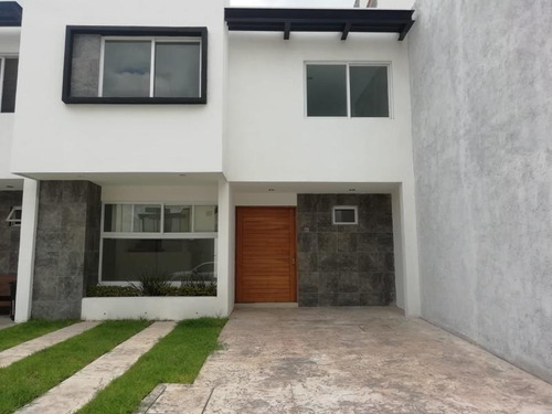 Imagen 1 de 11 de Casa Sola En Renta Villas De Bernalejo