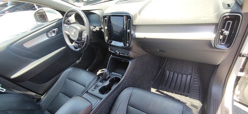 Volvo Volvo Xc 40blanco P Xc40 Momentum Ignite