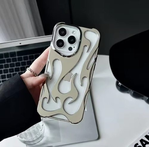 Funda Iphone Llama Fuego Iphone 13 14 15 16 Pro Pro Max Plateado 13/14/15