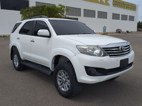 Toyota Fortuner 4x2 V6 4.0