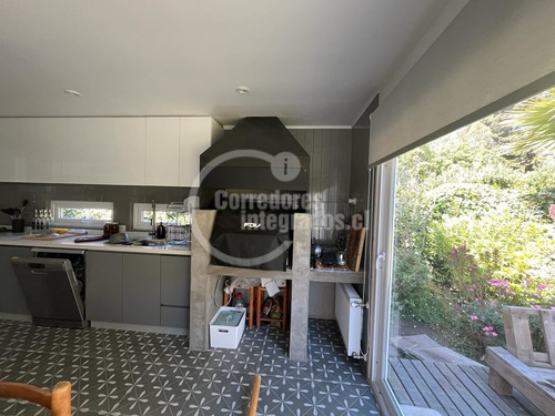 Casa En Venta De 5 Dorm. En Santo Domingo