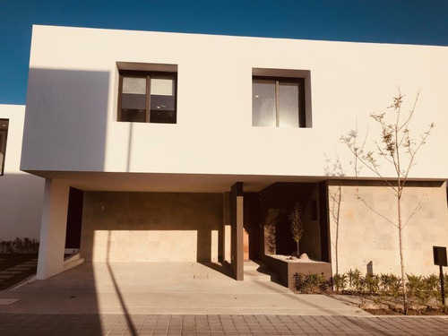 Imagen 1 de 12 de Casa Sola En Venta Cumbres Del Lago